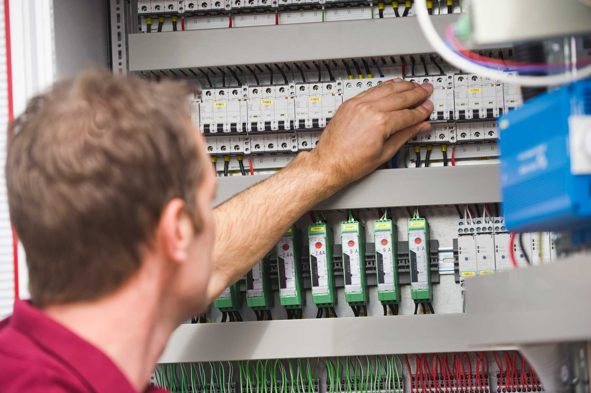 Soluciones Eléctricas Integrales: Seguridad, Potencia y Vanguardia