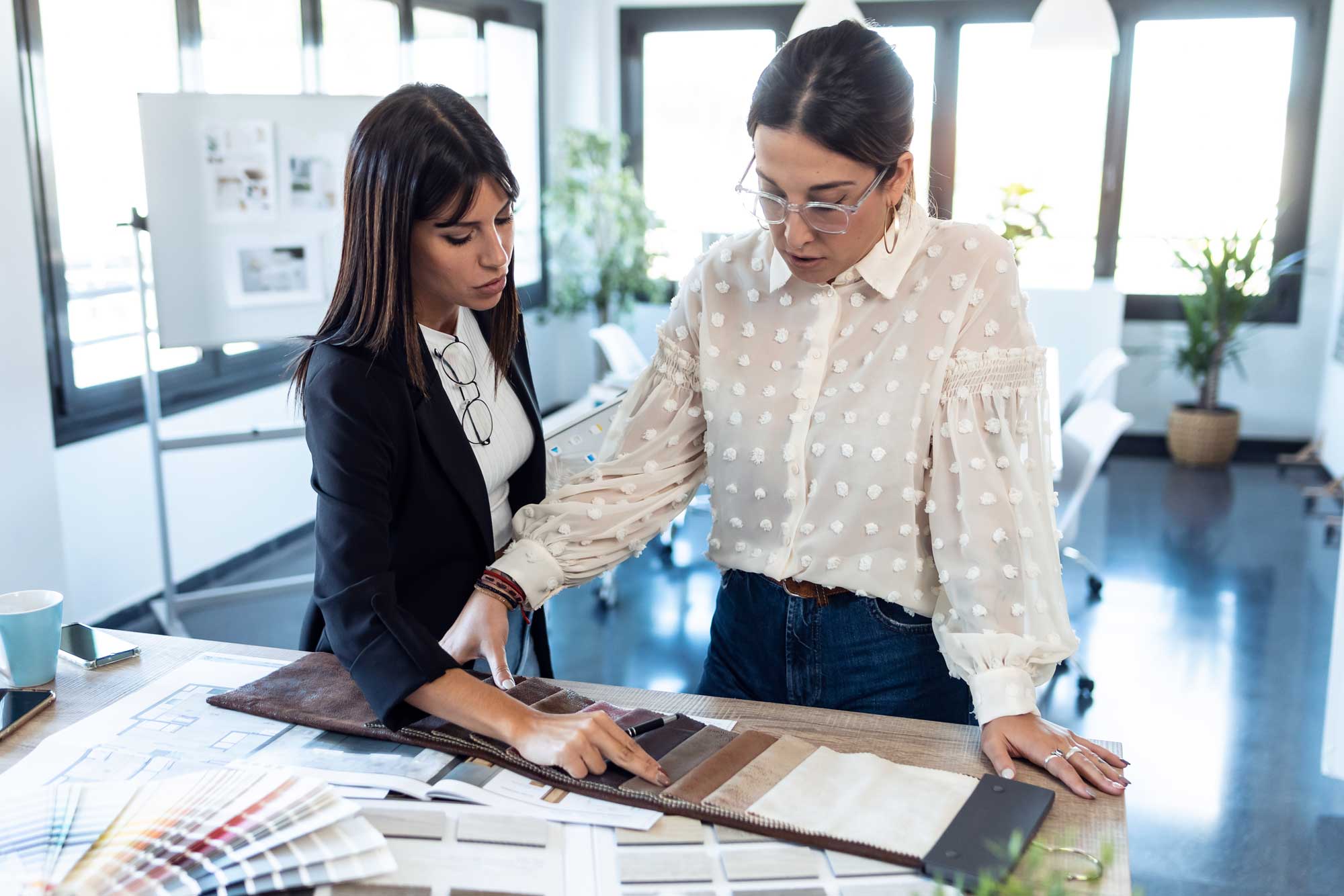 Nuestro equipo – Técnicos, interioristas e instaladores trabajando juntos
